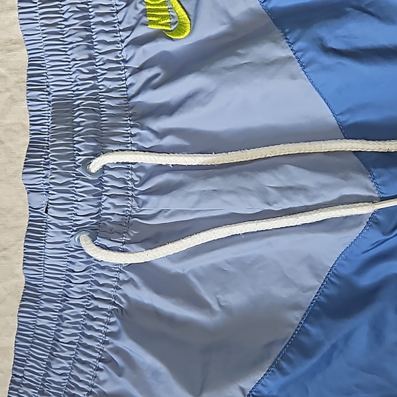 Nike heritage shorts standard fit size XXlarge - Picture 4 of 13